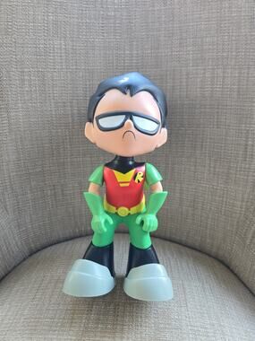 Teen Titans Go! Booty Scooty Robin Dancing Action Figure with Music